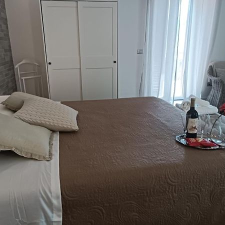 Casa Rosamari - Su Lago Di Posta Fibreno, Appartamento Con Camino Exterior foto