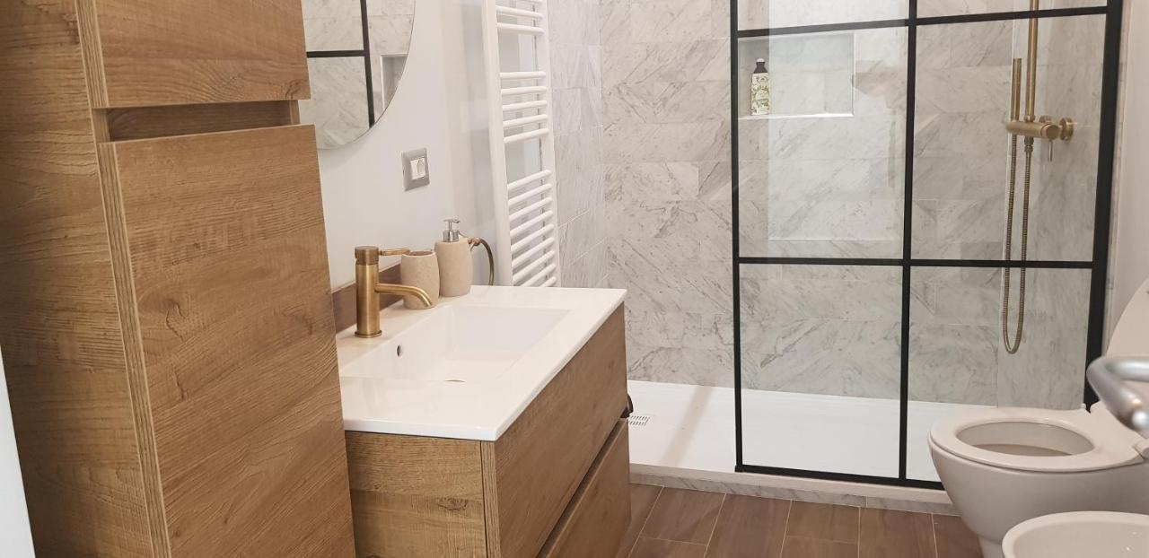 Casa Rosamari - Su Lago Di Posta Fibreno, Appartamento Con Camino Exterior foto