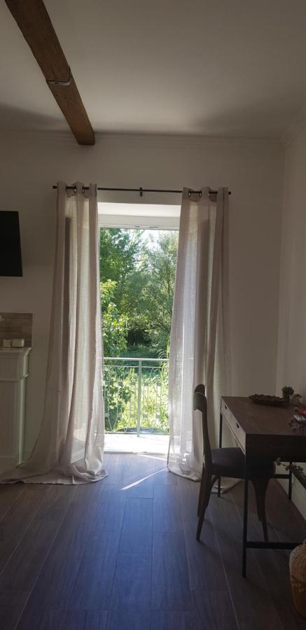 Casa Rosamari - Su Lago Di Posta Fibreno, Appartamento Con Camino Exterior foto